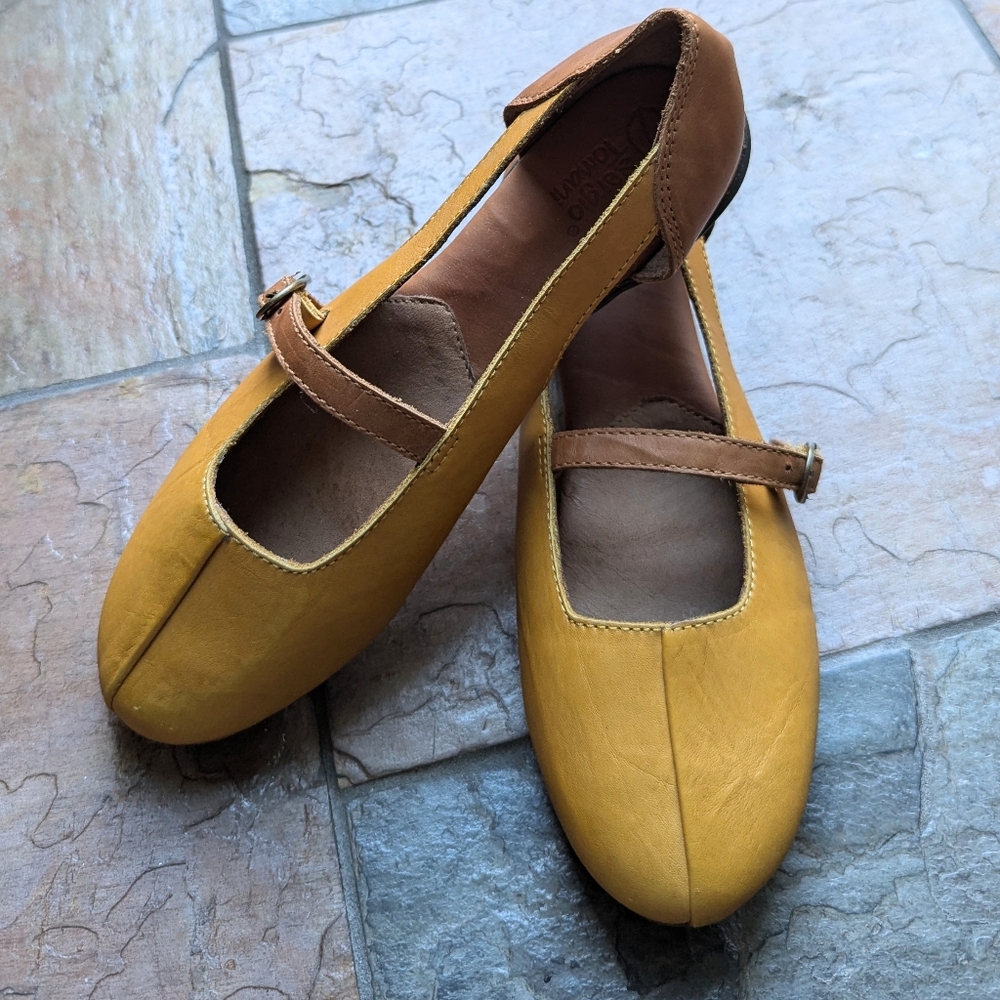 SERGIO TOMANI leather Mary Jane flats 38 7.5